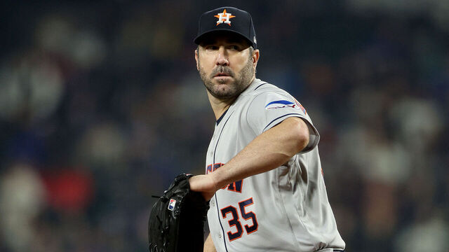 SEATTLE, WASHINGTON - SEPTEMBER 25: Houston Astros starting pitcher Justin Verlander #35 pitches during the first inning against the Seattle Mariners at T-Mobile Park on September 25, 2023 in Seattle, Washington.