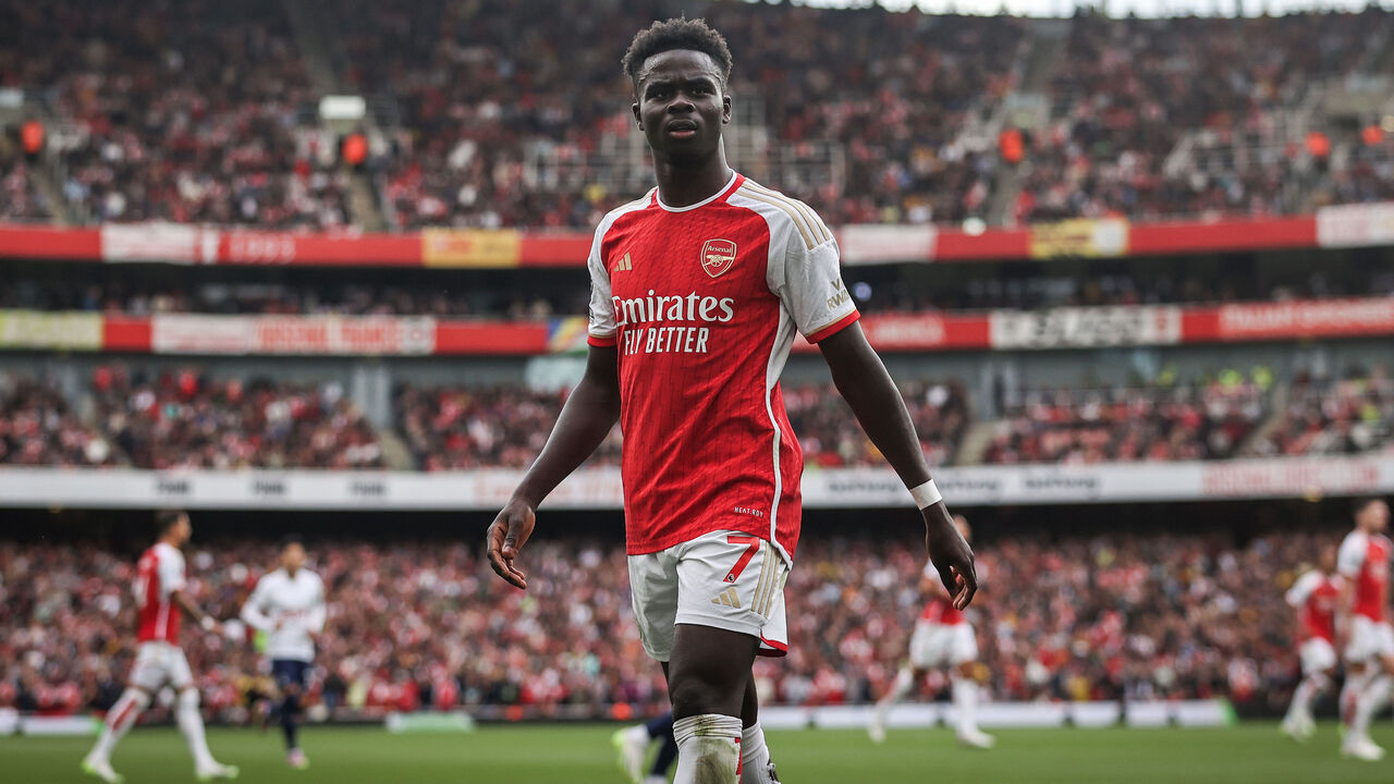 LONDON, ENGLAND - SEPTEMBER 24: Bukayo Saka of Arsenal reacts during the Premier League match between Arsenal FC and Tottenham Hotspur at Emirates Stadium on September 24, 2023 in London, England.