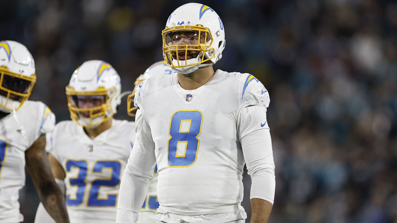 JACKSONVILLE, FL - JANUARY 14: Los Angeles Chargers linebacker Kyle Van Noy (8) looks on during the game between the Los Angeles Chargers and the Jacksonville Jaguars on January 14, 2023 at TIAA Bank Field in Jacksonville, Fl.