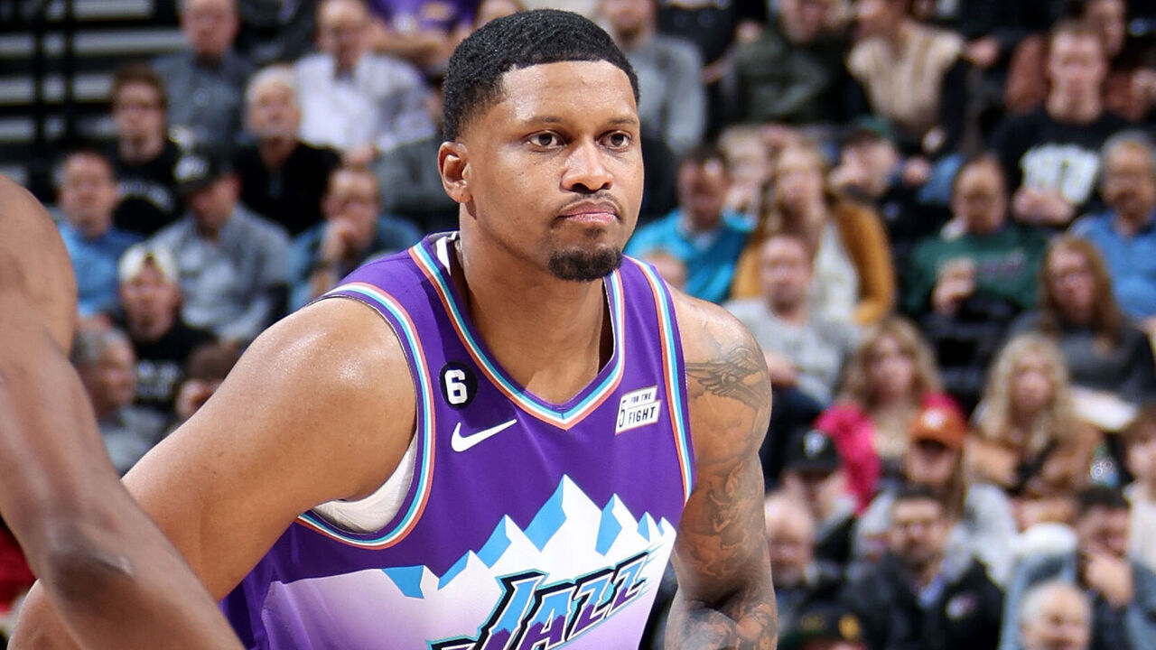 SALT LAKE CITY, UT - DECEMBER 7: Rudy Gay #22 of the Utah Jazz looks to pass the ball during the game against the Golden State Warriors on December 7, 2022 at vivint.SmartHome Arena in Salt Lake City, Utah. Mandatory Copyright Notice: Copyright 2022 NBAE