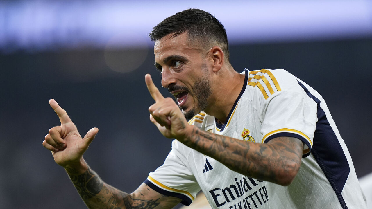 MADRID, SPAIN - SEPTEMBER 27: Joselu of Real Madrid CF celebrates after scoring his team's second goal during the LaLiga EA Sports match between Real Madrid CF and UD Las Palmas at Estadio Santiago Bernabeu on September 27, 2023 in Madrid, Spain.
