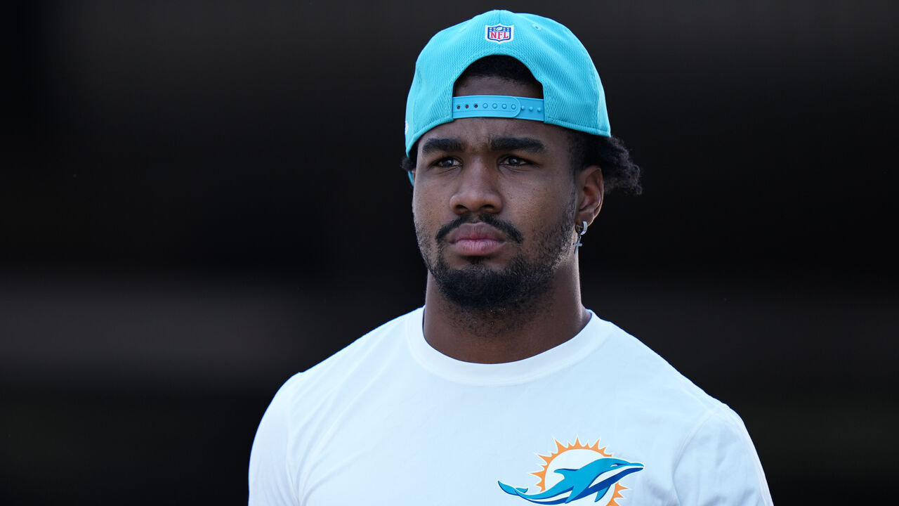 JACKSONVILLE, FLORIDA - AUGUST 26: Jaylen Waddle #17 of the Miami Dolphins enters the field to warm up prior to a preseason game against the Jacksonville Jaguars at TIAA Bank Field on August 26, 2023 in Jacksonville, Florida.
