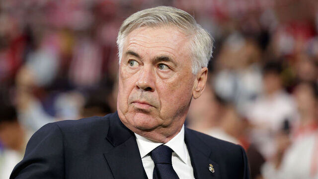 MADRID, SPAIN - SEPTEMBER 24: Manager Carlo Ancelotti of Real Madrid CF reacts prior to start the LaLiga EA Sports match between Atletico Madrid and Real Madrid CF at Civitas Metropolitano Stadium on September 24, 2023 in Madrid, Spain.