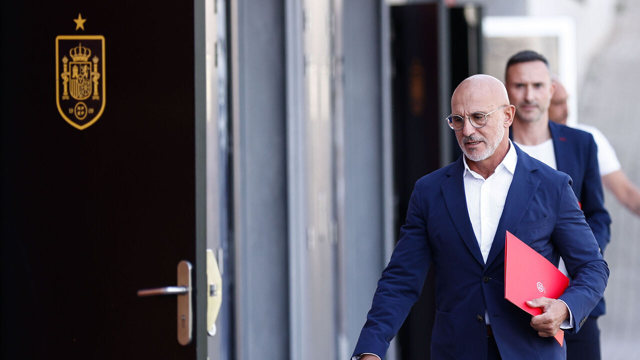 LAS ROZAS, SPAIN - SEPTEMBER 01: Luis de la Fuente, head coach of the Spanish national team, arrives to his press conference to talk about Luis Rubiales and give the list of players for the next matches of the team at Ciudad del Futbol on September 01, 2023, in Las Rozas, Madrid, Spain.
