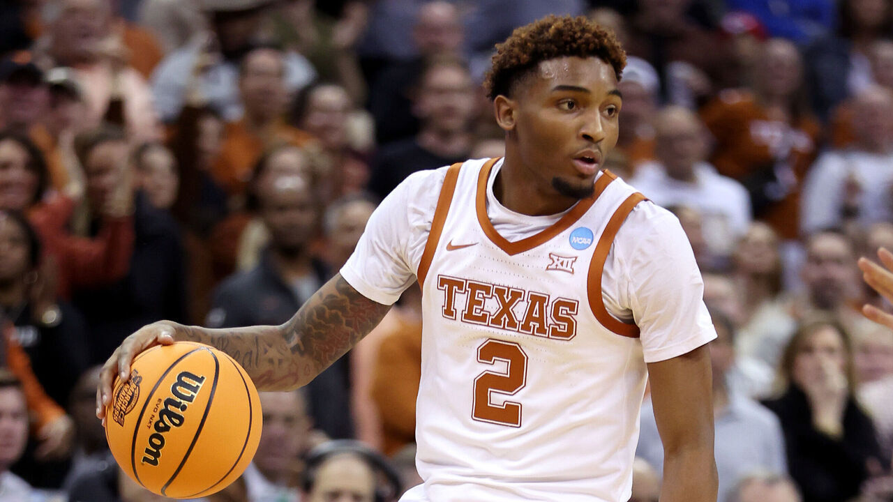 KANSAS CITY, MISSOURI - MARCH 24: Arterio Morris #2 of the Texas Longhorns dribbles the ball against the Xavier Musketeers during the first half in the Sweet 16 round of the NCAA Men's Basketball Tournament at T-Mobile Center on March 24, 2023 in Kansas City, Missouri.