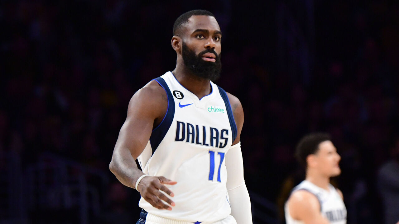 LOS ANGELES, CA -MARCH 17: Tim Hardaway Jr. #11 of the Dallas Mavericks looks on during the game against the Los Angeles Lakers on March 17, 2023 at Crypto.Com Arena in Los Angeles, California. NOTE TO USER: User expressly acknowledges and agrees that, by downloading and/or using this Photograph, user is consenting to the terms and conditions of the Getty Images License Agreement. Mandatory Copyright Notice: Copyright 2023 NBAE
