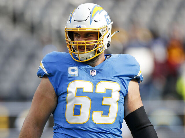 Chargers center Corey Linsley to be placed on injured reserve with heart  issue