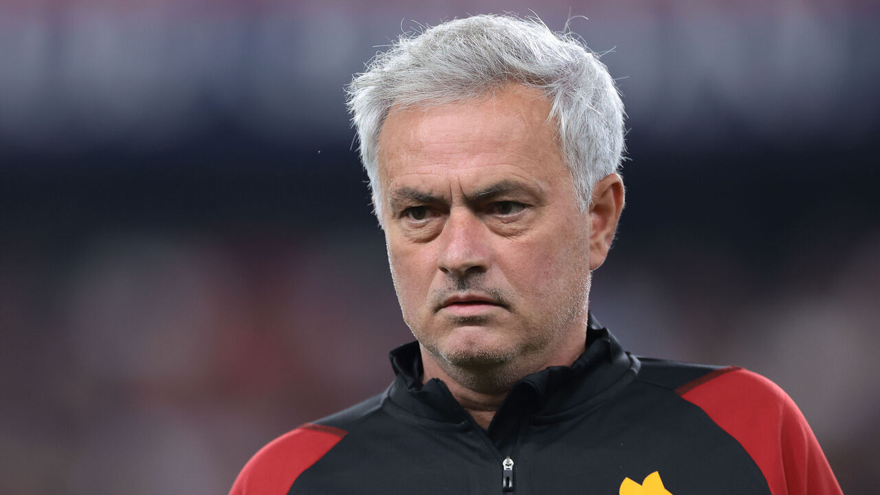 GENOA, ITALY - SEPTEMBER 28: Jose Mourinho Head coach of AS Roma makes his way to the bench prior to kick off in the Serie A TIM match between Genoa CFC and AS Roma at Stadio Luigi Ferraris on September 28, 2023 in Genoa, Italy.