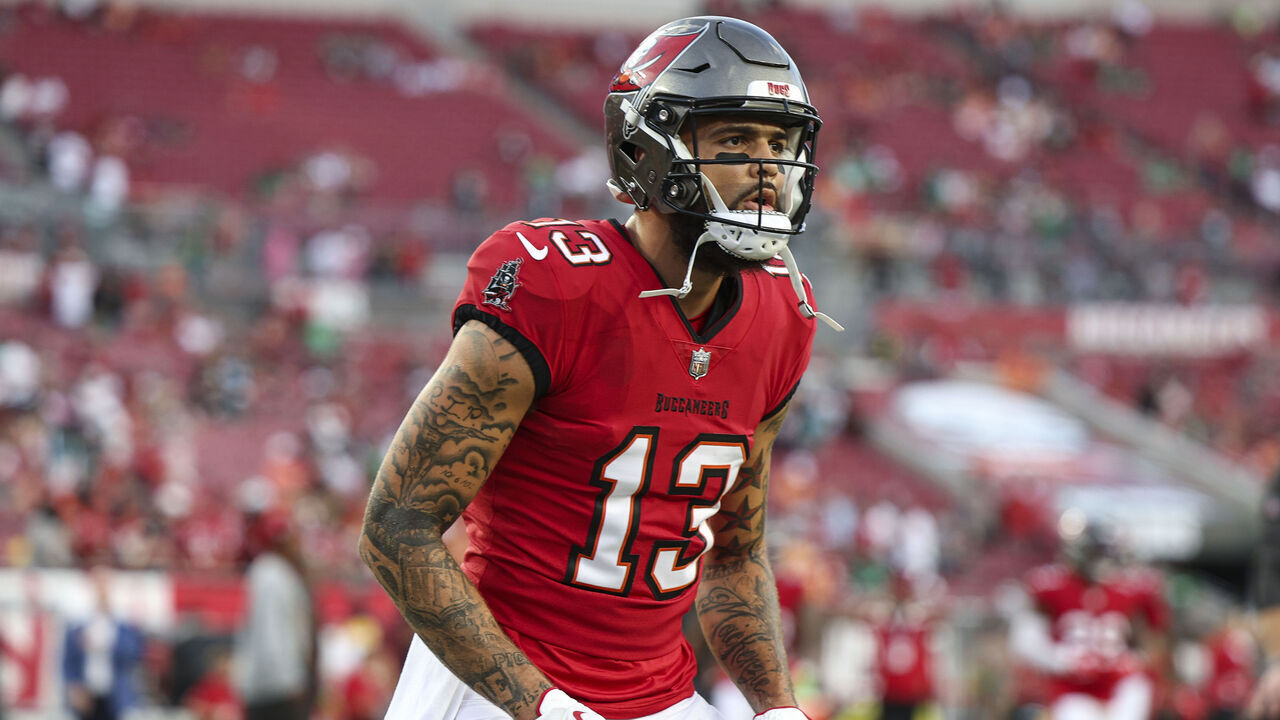 TAMPA, FL - SEPTEMBER 25: Mike Evans #13 of the Tampa Bay Buccaneers warms up prior to an NFL football game against the Philadelphia Eagles at Raymond James Stadium on September 25, 2023 in Tampa, Florida.