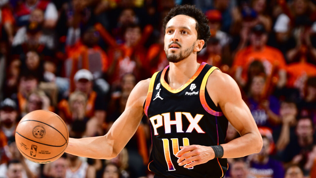 PHOENIX, AZ - MAY 11: Landry Shamet #14 of the Phoenix Suns dribbles the ball during Game 6 of the 2023 NBA Playoffs Western Conference semi-finals on May 11, 2023 at Footprint Center in Phoenix, Arizona. Mandatory Copyright Notice: Copyright 2023 NBAE