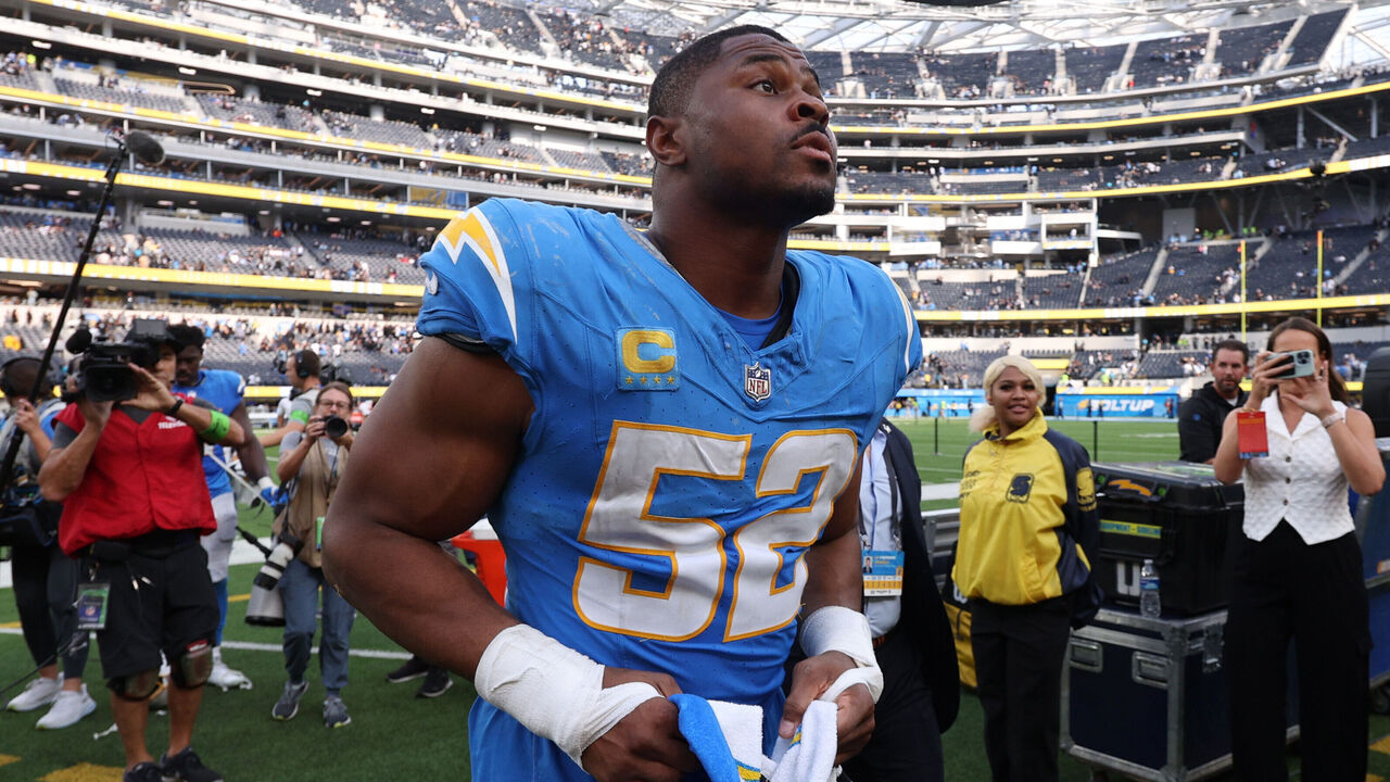 INGLEWOOD, CALIFORNIA - OCTOBER 01: Khalil Mack #52 of the Los Angeles Chargers celebrates after a win against the Las Vegas Raiders at SoFi Stadium on October 01, 2023 in Inglewood, California.