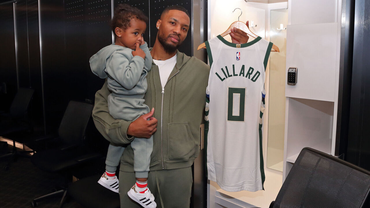 MILWAUKEE, WI - SEPTEMBER 30: Damian Lillard #0 of the Milwaukee Bucks arrives in Milwaukee to a welcome rally and tour on September 30, 2023 at Fiserv Forum in Milwaukee, Wisconsin. Mandatory Copyright Notice: Copyright 2023 NBAE
