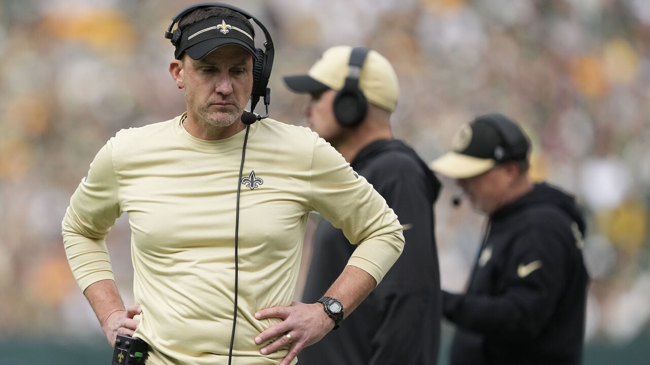 GREEN BAY, WISCONSIN - SEPTEMBER 24: Head coach Dennis Allen of the New Orleans Saints looks on during the second quarter against the Green Bay Packers at Lambeau Field on September 24, 2023 in Green Bay, Wisconsin.