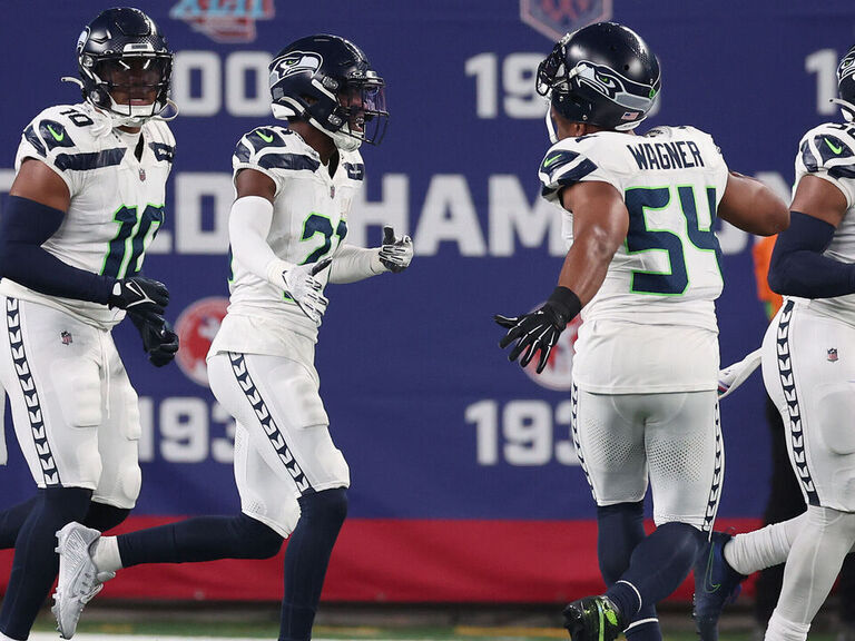 Rookie Devon Witherspoon scores on 97-yard pick six as Seahawks D leads  Seattle over Giants