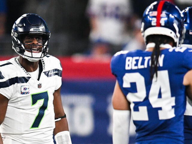 Geno Smith Exits Seahawks-Giants Game With Injury From