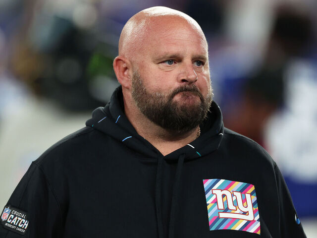 Daboll explains Jones exchange, tablet toss on Giants' sideline after  pick-6