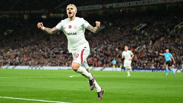 MANCHESTER, ENGLAND - OCTOBER 03: Mauro Icardi of Galatasaray S.k celebrates after scoring the team's third goal during the UEFA Champions League match between Manchester United and Galatasaray A.S at Old Trafford on October 03, 2023 in Manchester, England.
