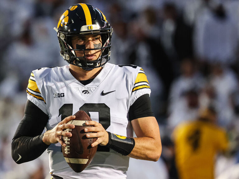 Iowa’s McNamara says he’s 100% healthy after knee injury Iowa’s McNamara says he’s 100% healthy after knee injury