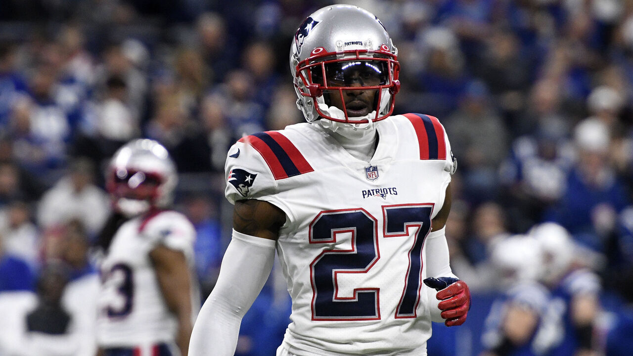 INDIANAPOLIS, IN - DECEMBER 18: New England Patriots Cornerback J.C. Jackson (27) looks to the sideline during the NFL football game between the New England Patriots and the Indianapolis Colts on December 18, 2021, at Lucas Oil Stadium in Indianapolis, Indiana.