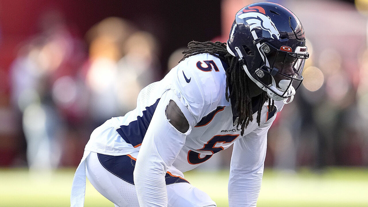 Broncos' Gregory placed on IR with knee injury