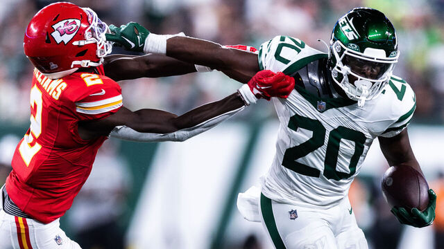 EAST RUTHERFORD, NEW JERSEY - OCTOBER 01: Breece Hall #20 of the New York Jets carries the ball during the third quarter of the game against the Kansas City Chiefs at MetLife Stadium on October 01, 2023 in East Rutherford, New Jersey.