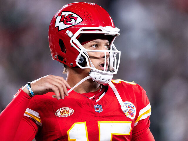 Patrick Mahomes ranks 3rd on NFL's list of top selling jerseys for