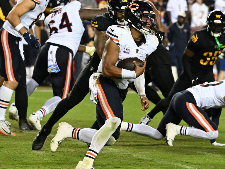 Fields, Moore Lead Bears Past Commanders To Snap 14-game Losing Streak ...