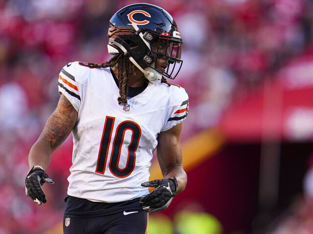 Fields set to play for Bears against Eagles; Claypool out