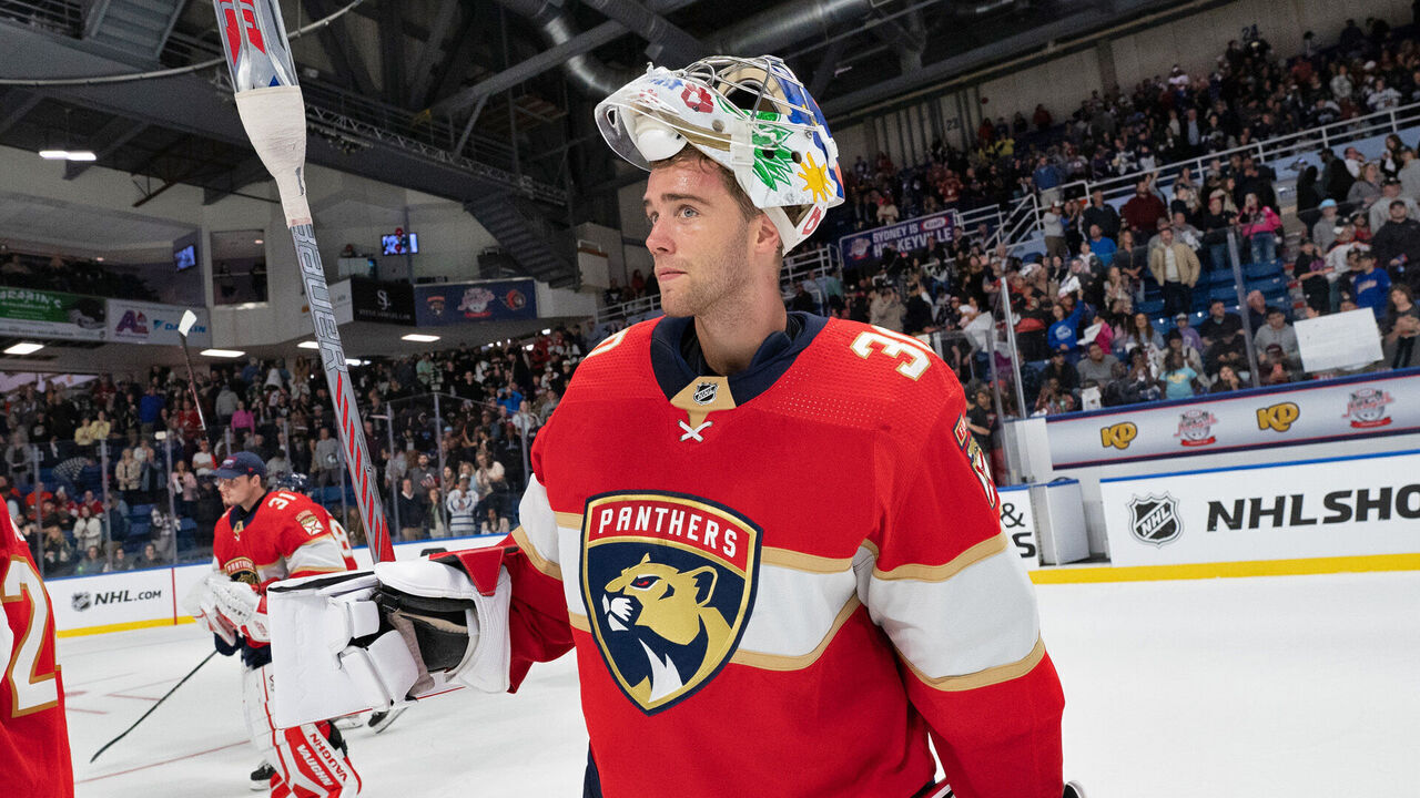 SYDNEY, NOVA SCOTIA - OCTOBER 01: Spencer Knight #30 of the Florida Panthers and his teammates salute the fans after the 2022 Kraft Hockeyville game between the Florida Panthers and the Ottawa Senators at Centre 200 on October 01, 2023 in Sydney, Nova Scotia. The Florida Panthers and the Ottawa Senators play in the 2022 Kraft Hockeyville pre-season game, which was postponed due to the COVID lockdown.