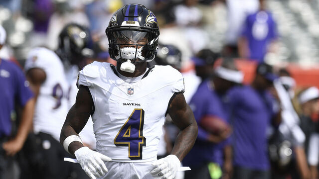 CINCINNATI, OH - SEPTEMBER 17: Baltimore Ravens Wide Receiver Zay Flowers (4) warms up for an NFL game between the Baltimore Ravens and the Cincinnati Bengals on September 17, 2023, at Paycor Stadium in Cincinnati, Ohio.
