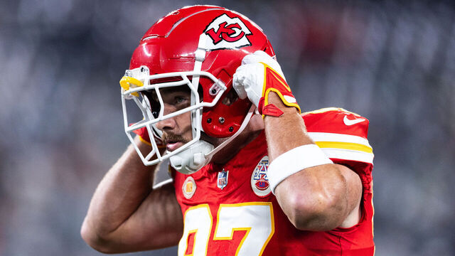 EAST RUTHERFORD, NEW JERSEY - OCTOBER 01: Travis Kelce #87 of the Kansas City Chiefs looks on prior to the game New York Jets at MetLife Stadium on October 01, 2023 in East Rutherford, New Jersey.