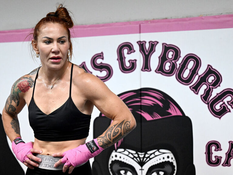 Cyborg runs through Zingano to retain Bellator featherweight title ...