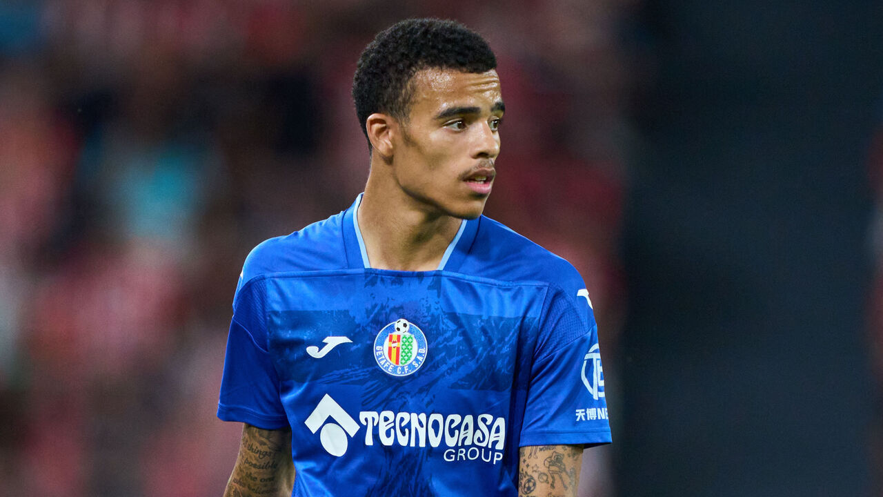 BILBAO, SPAIN - SEPTEMBER 27: Mason Greenwood of Getafe CF looks on during the LaLiga EA Sports match between Athletic Bilbao and Getafe CF at Estadio de San Mames on September 27, 2023 in Bilbao, Spain.