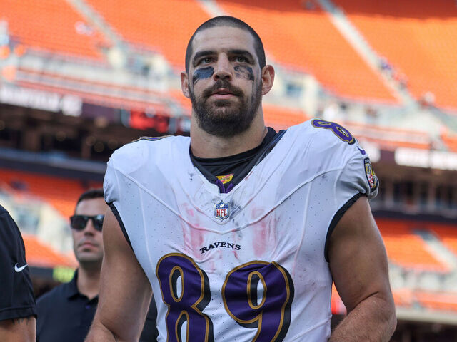 Baltimore Ravens tight end Mark Andrews (89) reacts to a first down against  the Tennessee Titan …