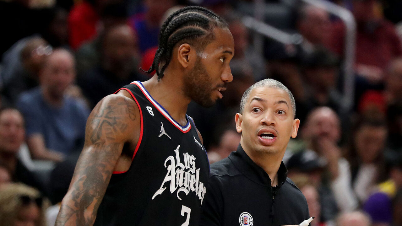Los Angeles, CA - April 05: Clippers forward Kawhi Leonard tal;ks with coach Tyronn Lue in the third quarter Tuesday night, Apr. 5, 2023, at Crypto.com Arena. (Luis Sinco / Los Angeles Times via Getty Images)