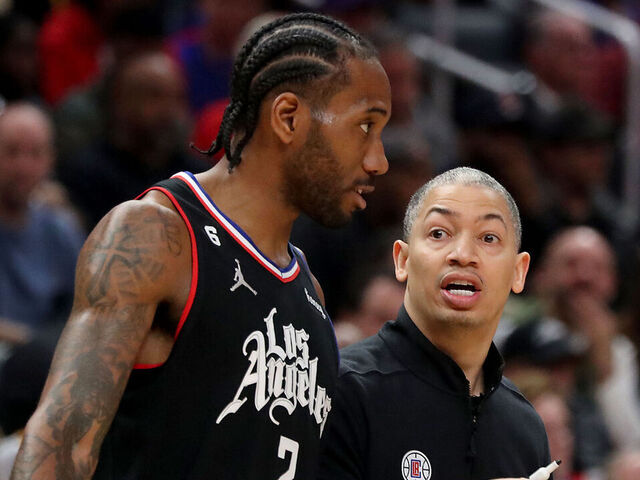 Los Angeles, CA - April 05: Clippers forward Kawhi Leonard tal;ks with coach Tyronn Lue in the third quarter Tuesday night, Apr. 5, 2023, at Crypto.com Arena. (Luis Sinco / Los Angeles Times via Getty Images)