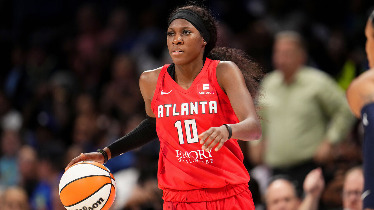 ARLINGTON, TX - SEPTEMBER 19: Rhyne Howard #10 of the Atlanta Dream dribbles the ball during round one game two of the 2023 WNBA Playoffs against the Dallas Wings on September 19, 2023 at the College Park Center in Arlington, TX. Mandatory Copyright Notice: Copyright 2023 NBAE