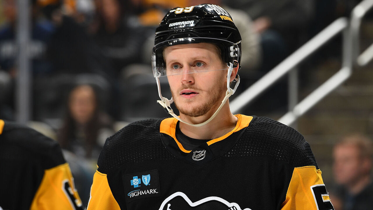PITTSBURGH, PA - MARCH 20: Jake Guentzel #59 of the Pittsburgh Penguins skates against the Ottawa Senators at PPG PAINTS Arena on March 20, 2023 in Pittsburgh, Pennsylvania.