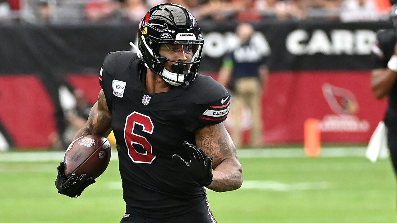 GLENDALE, ARIZONA - OCTOBER 08: James Conner #6 of the Arizona Cardinals runs with the ball against the Cincinnati Bengals at State Farm Stadium on October 08, 2023 in Glendale, Arizona.