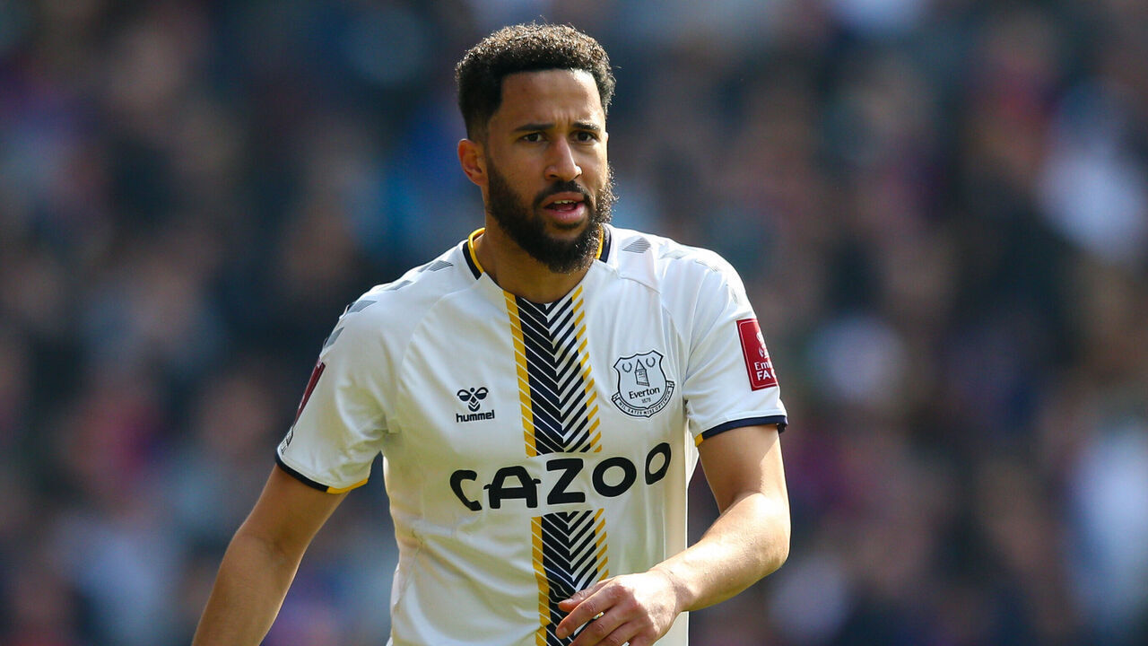 LONDON, ENGLAND - MARCH 20: Andros Townsend of Everton during the Emirates FA Cup Quarter Final match between Crystal Palace and Everton at Selhurst Park on March 20, 2022 in London, England.