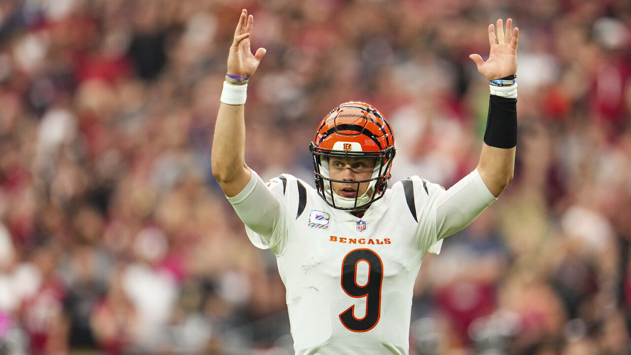 GLENDALE, AZ - OCTOBER 08: Joe Burrow #9 of the Cincinnati Bengals celebrates during an NFL game against the Arizona Cardinals at State Farm Stadium on October 8, 2023 in Glendale, Arizona.