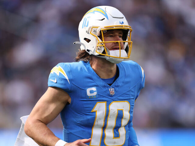 INGLEWOOD, CALIFORNIA - OCTOBER 01: Justin Herbert #10 of the Los Angeles Chargers returns to the field with a splint on his finger during a 24-17 Chargers win over the Las Vegas Raiders at SoFi Stadium on October 01, 2023 in Inglewood, California.