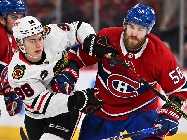 Canadiens hold off Bedard, Blackhawks in home opener | theScore.com