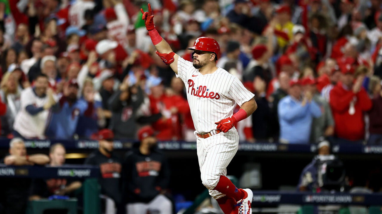 Watch: Kyle Schwarber blasts two solo home runs for Phillies in