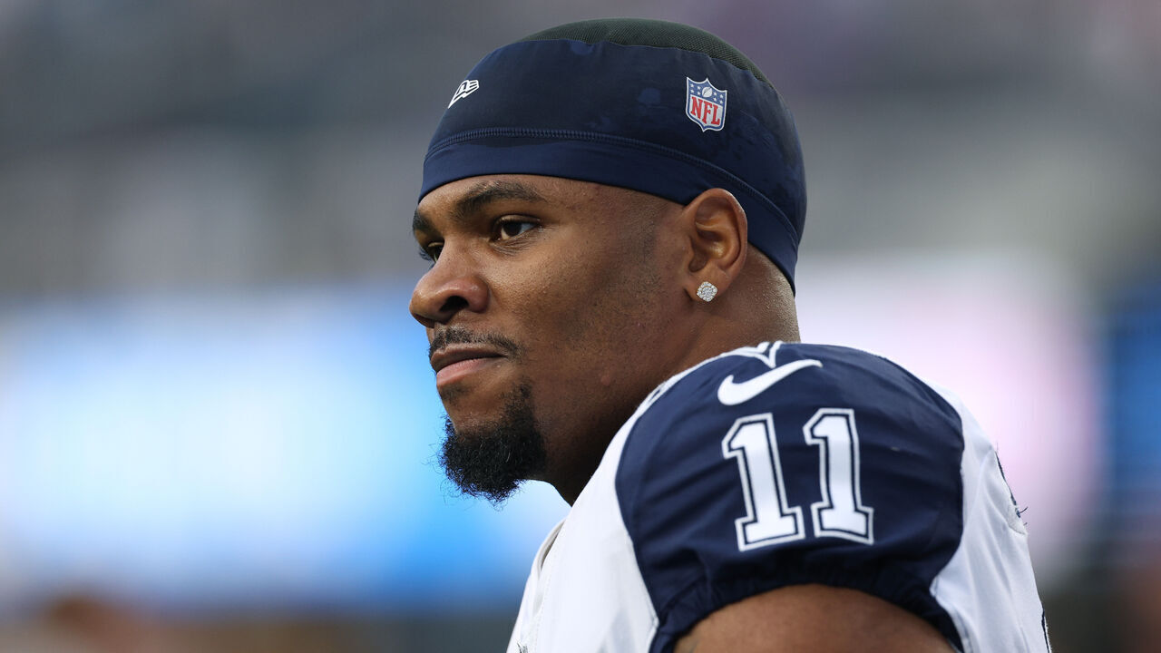 INGLEWOOD, CALIFORNIA - OCTOBER 16: Micah Parsons #11 of the Dallas Cowboys during warm up before the game against the Los Angeles Chargers at SoFi Stadium on October 16, 2023 in Inglewood, California.