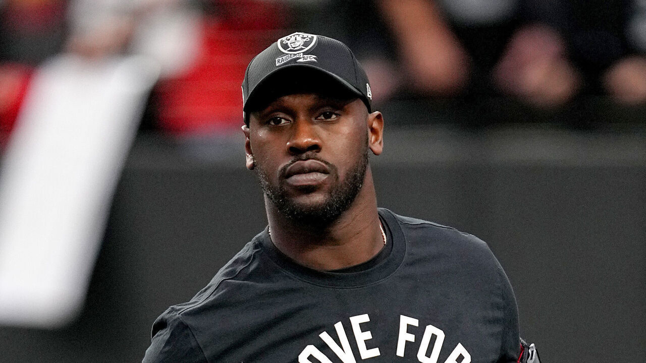 LAS VEGAS, NEVADA - JANUARY 07: Chandler Jones #55 of the Las Vegas Raiders wears a shirt in honor of Damar Hamlin of the Buffalo Bills during warmups prior to a game against the Kansas City Chiefs at Allegiant Stadium on January 07, 2023 in Las Vegas, Nevada.