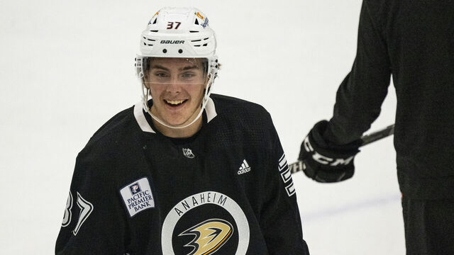 IRVINE, CA - July 06: Leo Carlsson practices during the Anaheim Ducks development camp at Great Park Ice in Irvine, CA on Thursday, July 6, 2023.