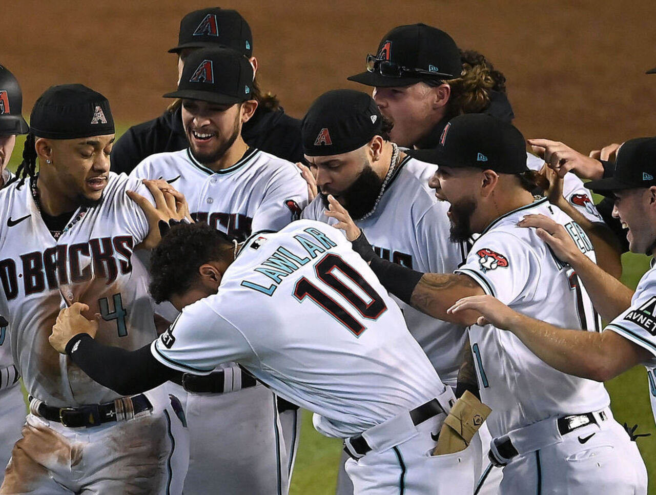 The Arizona Diamondbacks will have patches sponsored by Avnet on their  jerseys this year. Will the New York Yankees and other Major League Baseball  teams follow suit?