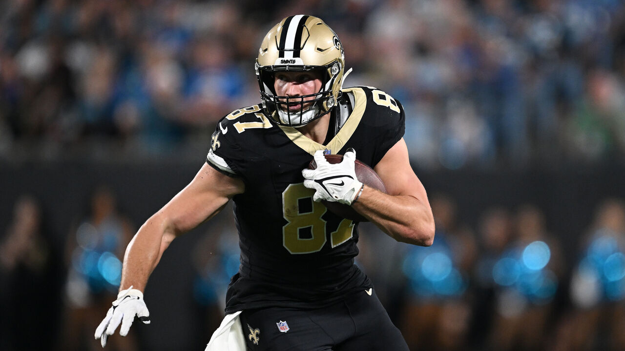 CHARLOTTE, NORTH CAROLINA - SEPTEMBER 18: Foster Moreau #87 of the New Orleans Saints makes a catch against the Carolina Panthers during their game at Bank of America Stadium on September 18, 2023 in Charlotte, North Carolina.