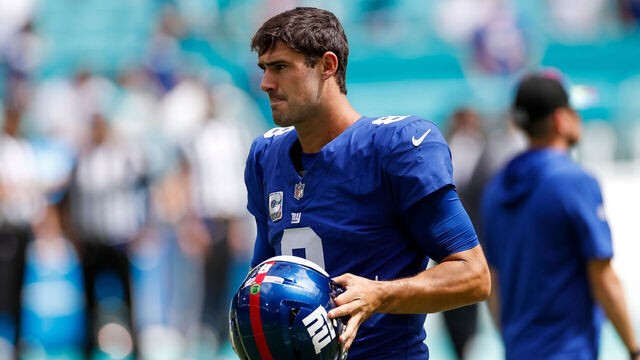 MIAMI GARDENS, FLORIDA - OCTOBER 8: Daniel Jones #8 of the New York Giants warms up on the field prior to a game against the Miami Dolphins at Hard Rock Stadium on October 8, 2023 in Miami Gardens, Florida.
